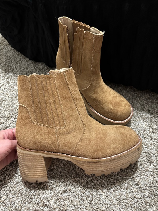Society Shoes - Society Tan Suede Platform Chelsea Booties